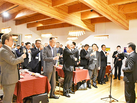 香川交流部会長の乾杯